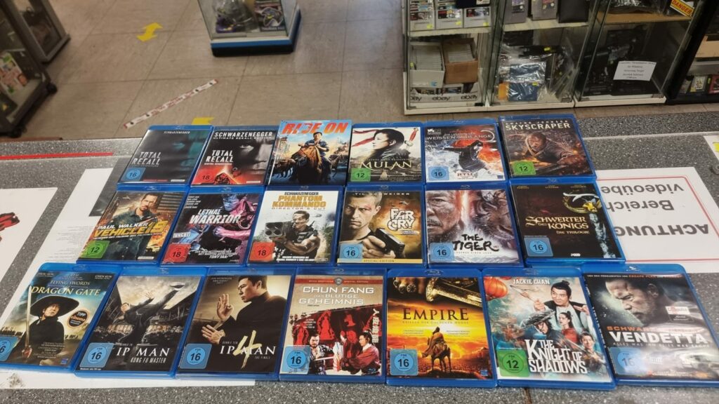 Ankauf BluRays und ein Mediabook #bluray #bluraycollection #bluraycollector #blurayjunkie #mediabook #bluraydisc #filme #filmmaker #movies #movienight #moviereview #gameshop #powergames